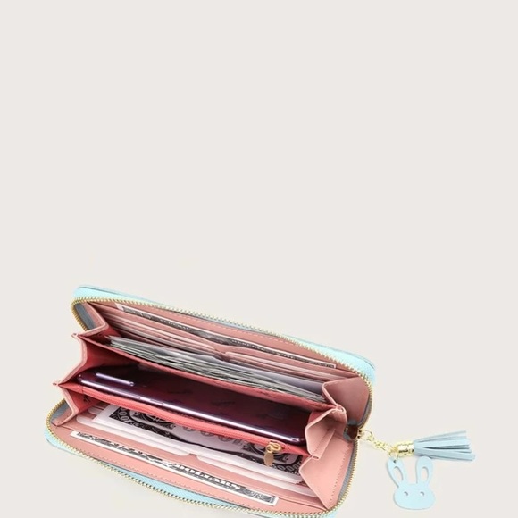 NWT Wallet - Picture 4 of 4